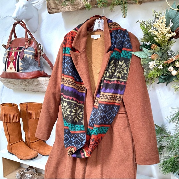 ⭐️SOLD⭐️Festive Roots infinity fleece scarf w folk/prairie/country/cottage vibe - Picture 2 of 13